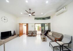Hazel Park Terrace (D23), Terrace #561637581